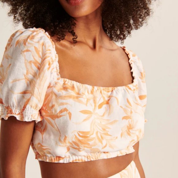 Abercrombie & Fitch Tops - Abercrombie & Fitch Cropped Short Sleeve Ruched Top